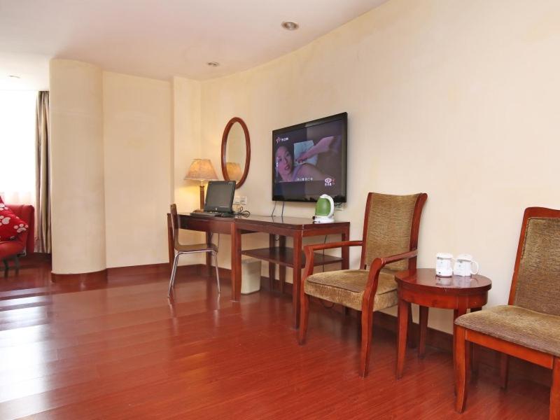 Greentree Inn Shanghai Changyang Road Jiangpu Park Metro Station Business Hotel Екстериор снимка