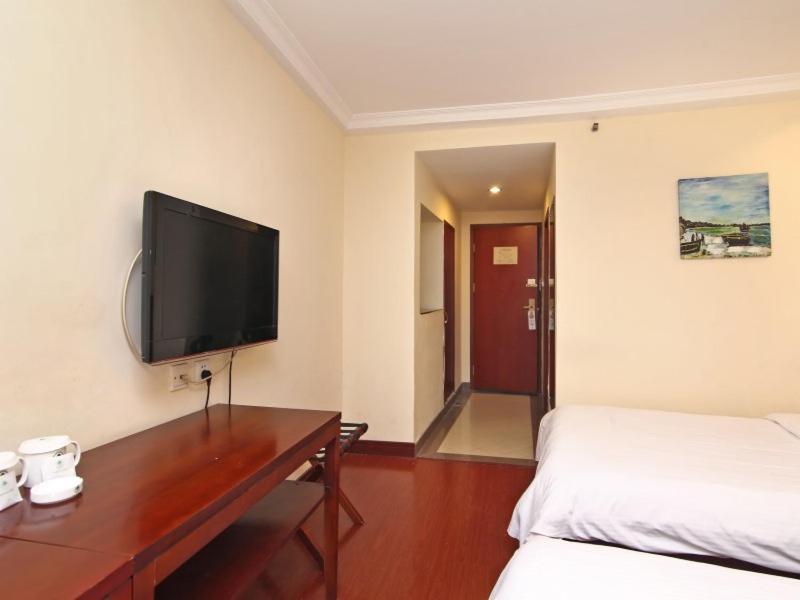 Greentree Inn Shanghai Changyang Road Jiangpu Park Metro Station Business Hotel Екстериор снимка
