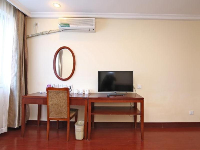 Greentree Inn Shanghai Changyang Road Jiangpu Park Metro Station Business Hotel Екстериор снимка