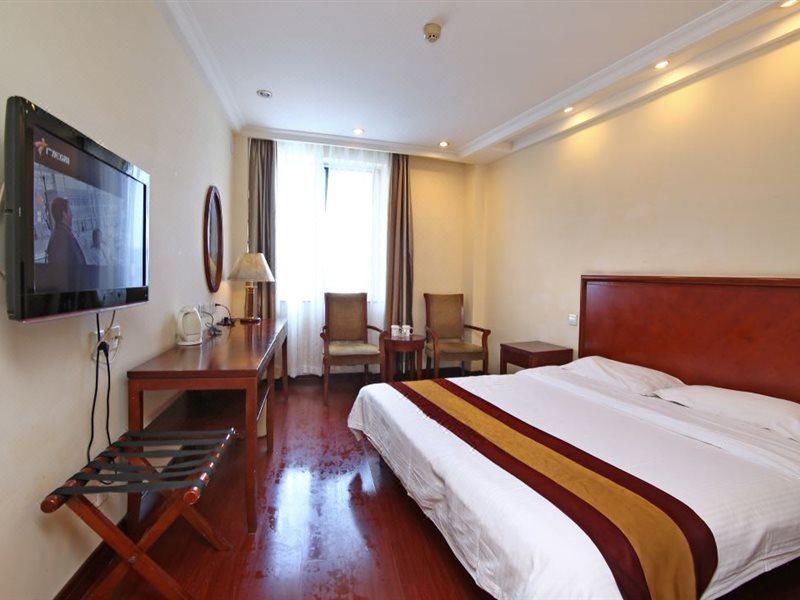 Greentree Inn Shanghai Changyang Road Jiangpu Park Metro Station Business Hotel Екстериор снимка