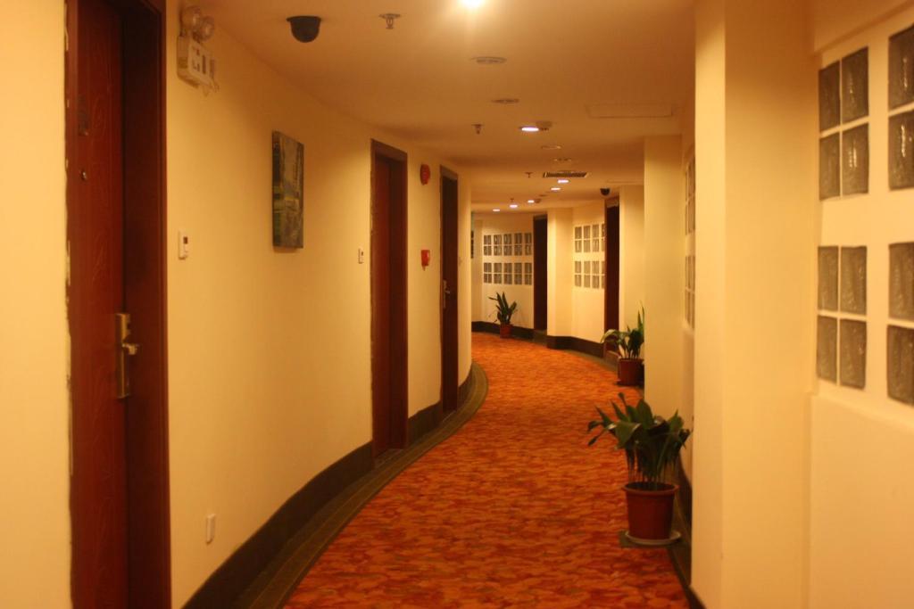 Greentree Inn Shanghai Changyang Road Jiangpu Park Metro Station Business Hotel Екстериор снимка