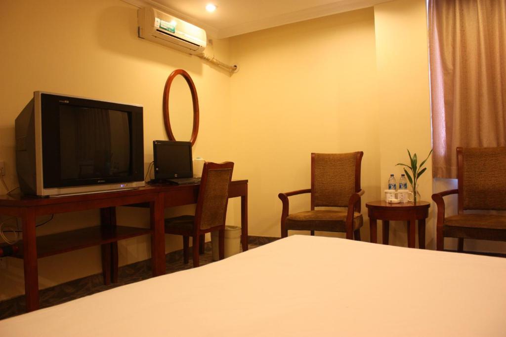 Greentree Inn Shanghai Changyang Road Jiangpu Park Metro Station Business Hotel Екстериор снимка
