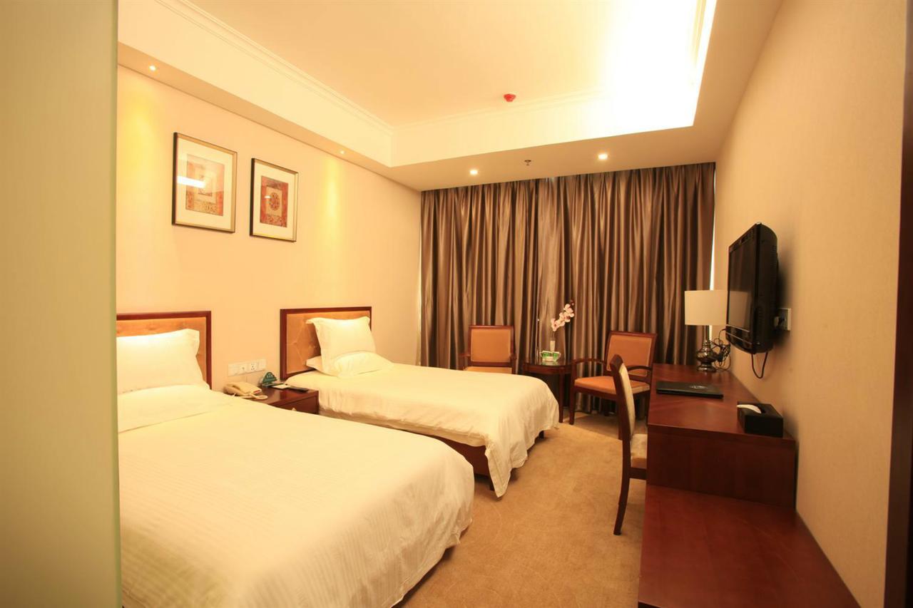 Greentree Inn Shanghai Changyang Road Jiangpu Park Metro Station Business Hotel Екстериор снимка